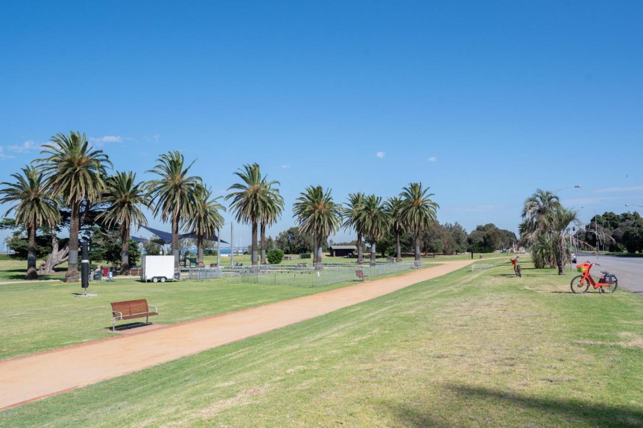 West Beach St Kilda, Acland St, Luna Pk Car Apartamento Melbourne Exterior foto